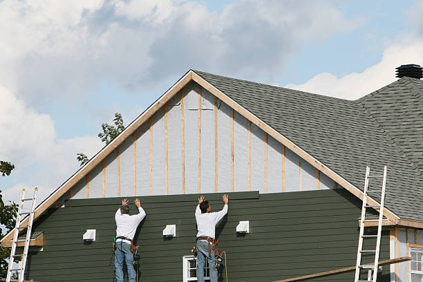 Professional Siding Installation technician working in Courtland, VA